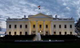 США ввели полный запрет на въезд в страну гражданам 7 государств