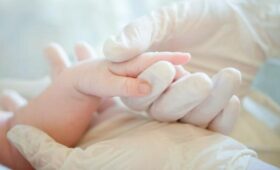 Семьи в Новгородской области будут получать 1 млн рублей за рождение ребенка