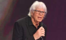 Repubblica: итальянский певец Сандро Джакоббе скончался в возрасте 75 лет