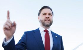 Вэнс заявил, что для властей США пожилые американцы важнее Украины