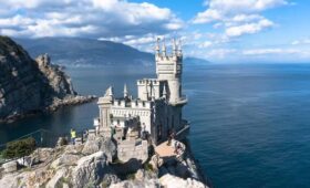 Лукашенко заявил, что украинцы просто отдали Крым России