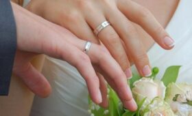 Около 190 пар поженятся в Москве 31 декабря