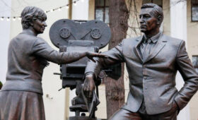 Памятник создателям фильма «Семнадцать мгновений весны» появился в Москве