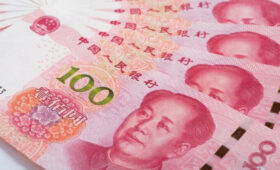 Курс юаня поднялся до 11,5 рубля впервые с 22 октября