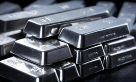 Петербургская биржа начнет торговать серебром