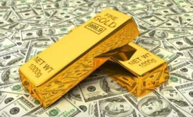 Стоимость золота опустилась ниже 4,4 тыс долларов впервые с 22 декабря