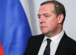 Медведев пожелал, чтобы тело Зеленского было исследовано в Кунсткамере