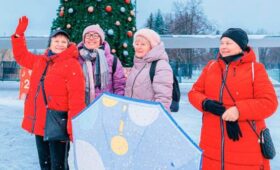 «Московское долголетие» подготовило праздничные экскурсии по улицам Москвы