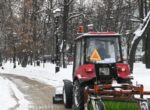 Городские службы Москвы ликвидируют последствия мощного снегопада