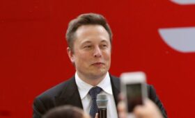 Маск ответил на благодарность Украины за помощь по Starlink