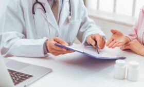 Врач Компанец: симптомы вируса Нипах схожи с симптомами ОРВИ