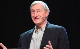 Последняя книга Джулиана Барнса «Исход(ы)» вышла в России