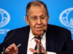 Лавров назвал хамством слова Макрона о России