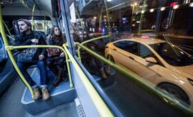 Режим работы 35 маршрутов наземного транспорта будет продлен ночью 19 января