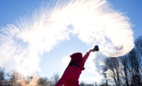 Врач Галлямова: игра с кипятком на морозе может привести к ожогам нескольких степеней