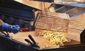 Диетолог Писарева: картофель фри, пончики и луковые кольца могут привести к онкологии