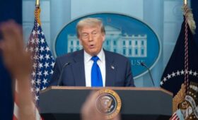 Трамп заявил, что США по-прежнему настроены завладеть Гренландией