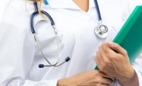 РИА Новости: должность врача по здоровому долголетию появится в РФ