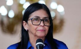 AP: глава Венесуэлы Родригес находится в поле зрения спецслужб США