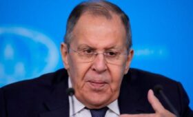 Лавров заявил, что Британия является единственной страной, называющей себя великой