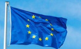 ЕК утвердила соглашение о кредите Украине в размере 90 миллиардов евро