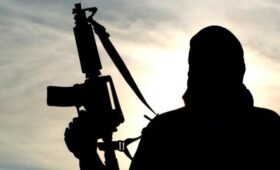 Tasnim: группы вооруженных людей вышли на улицы Ирана