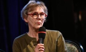 Театрального режиссера Наталью Ковалеву госпитализировали