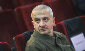 Богомолов ответил на критику после назначения в Школу-студию МХАТ