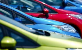 Эксперт Попов: иностранные и отечественные авто подорожают на 10% к середине 2026 года