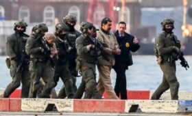 Вертолет с Мадуро приземлился у здания суда в Нью-Йорке