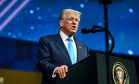 Трамп заявил об усердной работе с конгрессом для предотвращения шатдауна