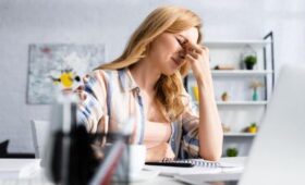 HR-эксперт Зеленкова предупредила о высоком риске выгорания на работе зимой