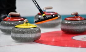 Всемирная федерация керлинга допустила юниорские сборные РФ до соревнований