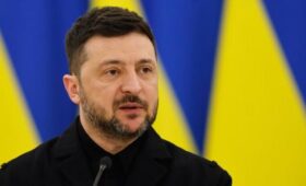 Зеленский заявил, что не поедет в Москву для переговоров