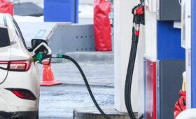 ТАСС: власти в России обсуждают снятие запрета на экспорт бензина