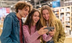 Психолог Сальникова: жизнерадостность зумеров – результат психологической гибкости