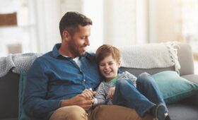 Две трети россиян считают отцовство трудной работой