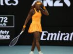 Американская теннисистка Гауфф разбила ракетку после поражения на Australian Open
