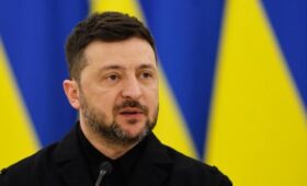 FT: Зеленский согласился на переговоры с Россией, чтобы не разозлить Трампа