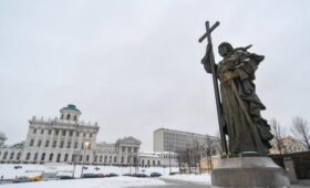 Облачная погода и гололедица ожидаются в Москве 15 января