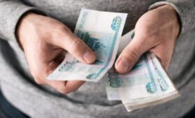 Экономист Колташов: график январских зарплат зависит от финвозможностей работодателя