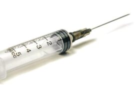 В Китае мать поставила сотни уколов 10-месячному сыну