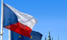 Премьер Чехии Бабиш: Прага больше не даст денег Украине из госбюджета