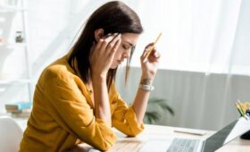 Врач Сысоева: грязная голова может стать причиной головной боли