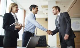 HR-эксперт Лоикова рекомендовала менять работу в январе и октябре в 2026 году