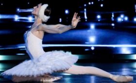 Театр во Флоренции отменил выступление балерины Захаровой