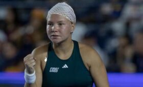 Теннисистка Шнайдер вышла во второй круг на Australian Open