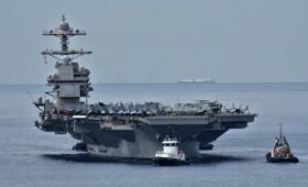 NewsNation: США перемещают авианосную ударную группу на Ближний Восток