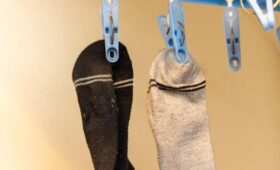 В Британии бывший моряк стал продавать грязные носки за тысячи фунтов