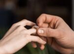 Определения «муж» и «жена» исключат из свидетельств о браке в Польше